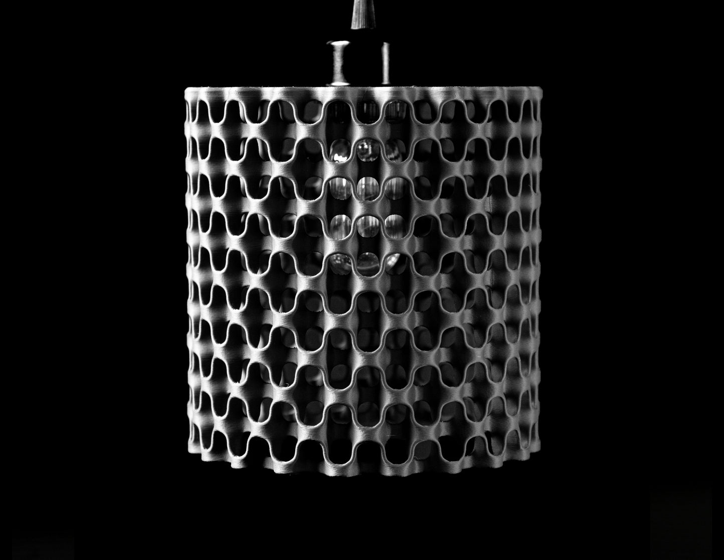 Pendelleuchte „Grid Tube“ – 3D-gedruckter Zylinder-Lampenschirm im Mesh-Design