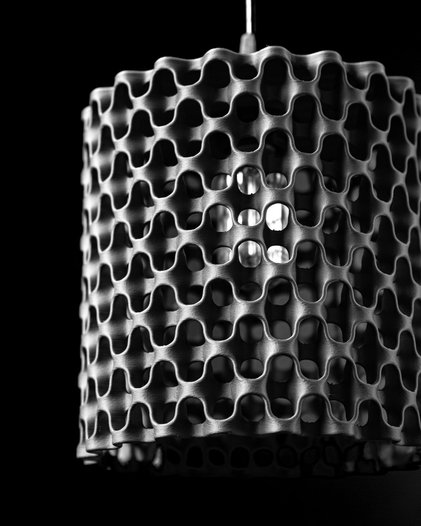 Pendelleuchte „Grid Tube“ – 3D-gedruckter Zylinder-Lampenschirm im Mesh-Design