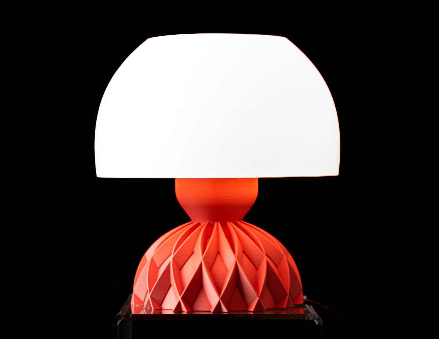 Tischlampe „Luma Domo“ – 3D-gedruckte Designerlampe mit organischer Struktur