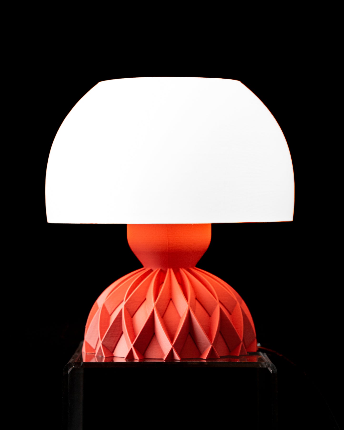 Tischlampe „Luma Domo“ – 3D-gedruckte Designerlampe mit organischer Struktur