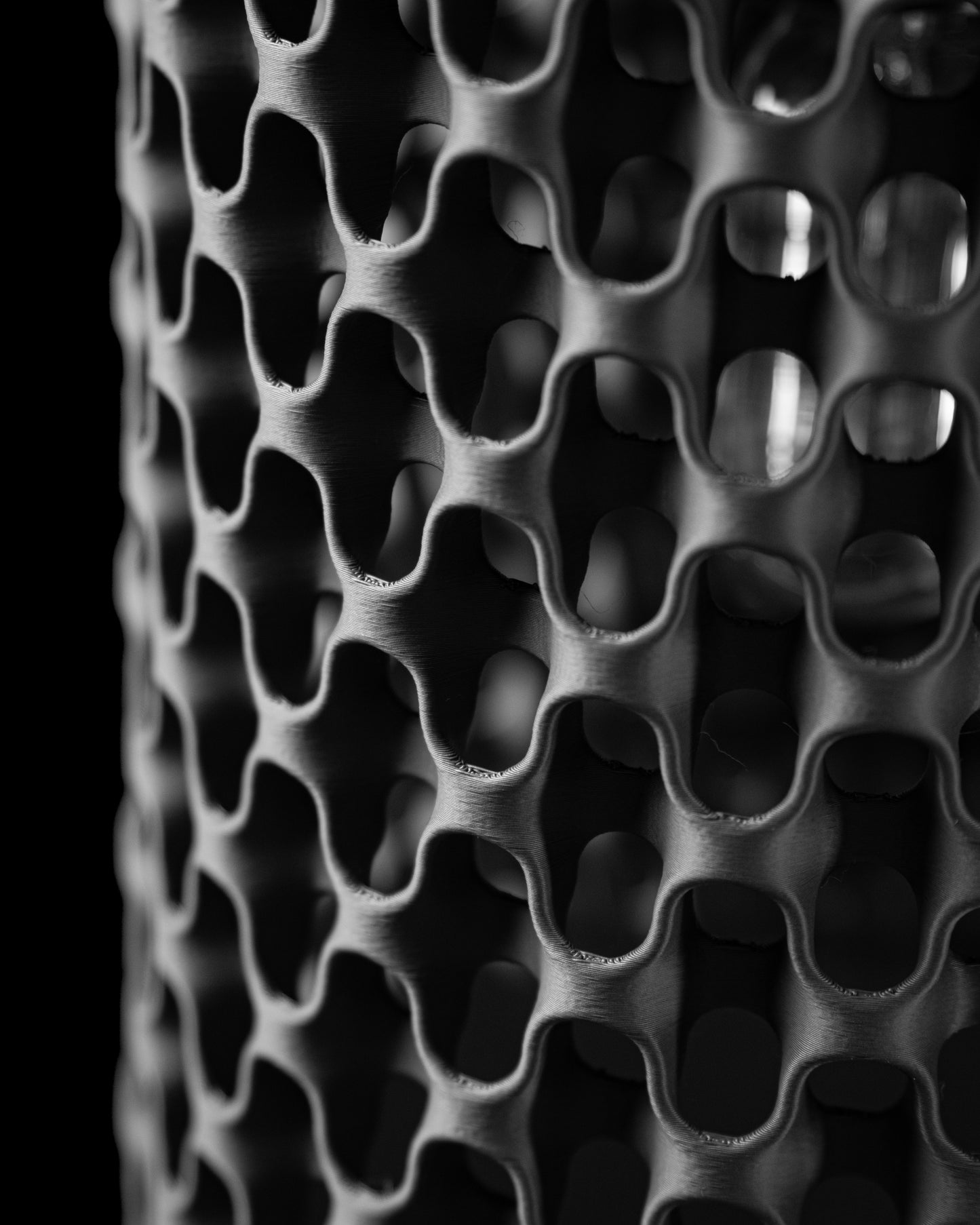 Pendelleuchte „Grid Tube“ – 3D-gedruckter Zylinder-Lampenschirm im Mesh-Design