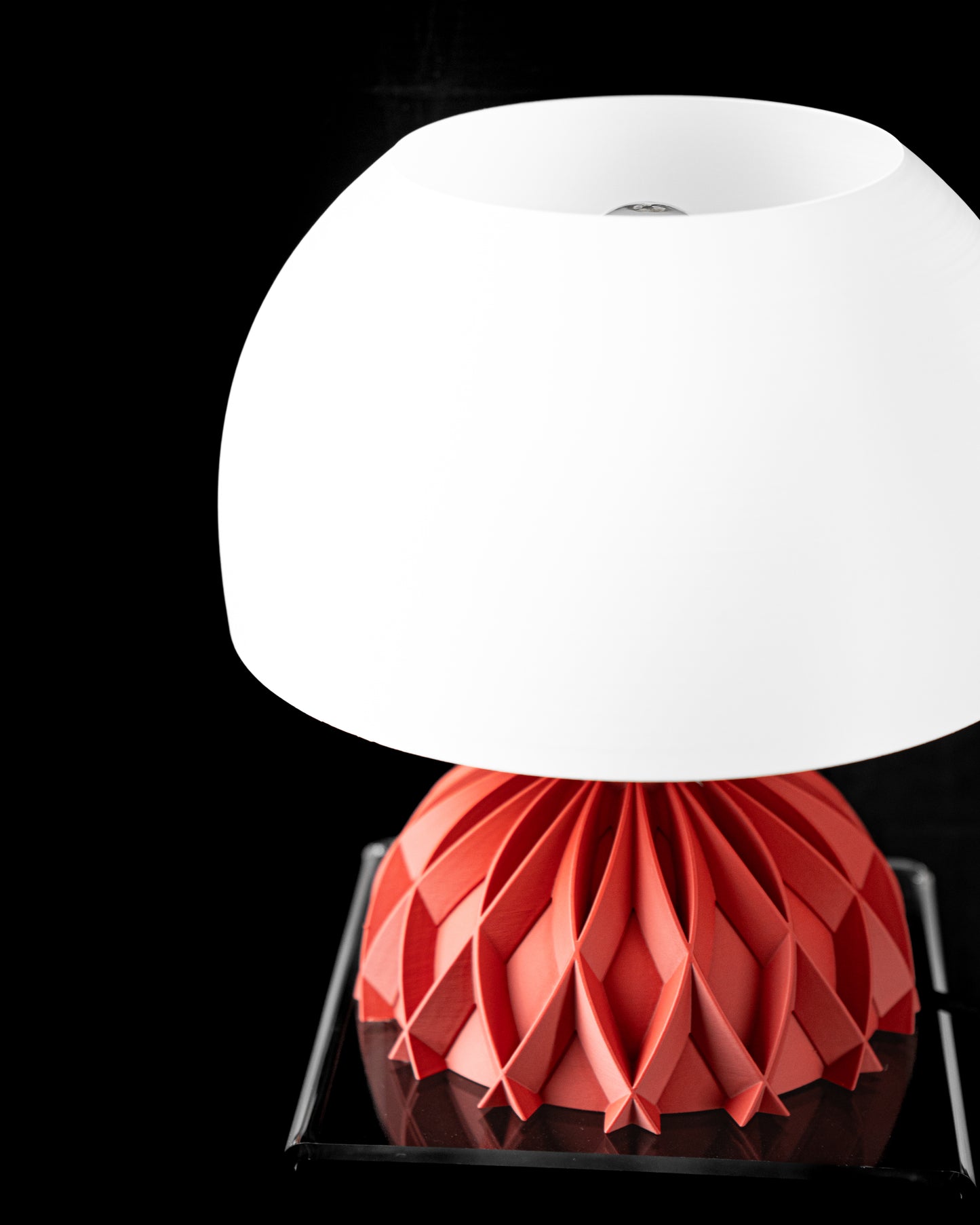 Tischlampe „Luma Domo“ – 3D-gedruckte Designerlampe mit organischer Struktur
