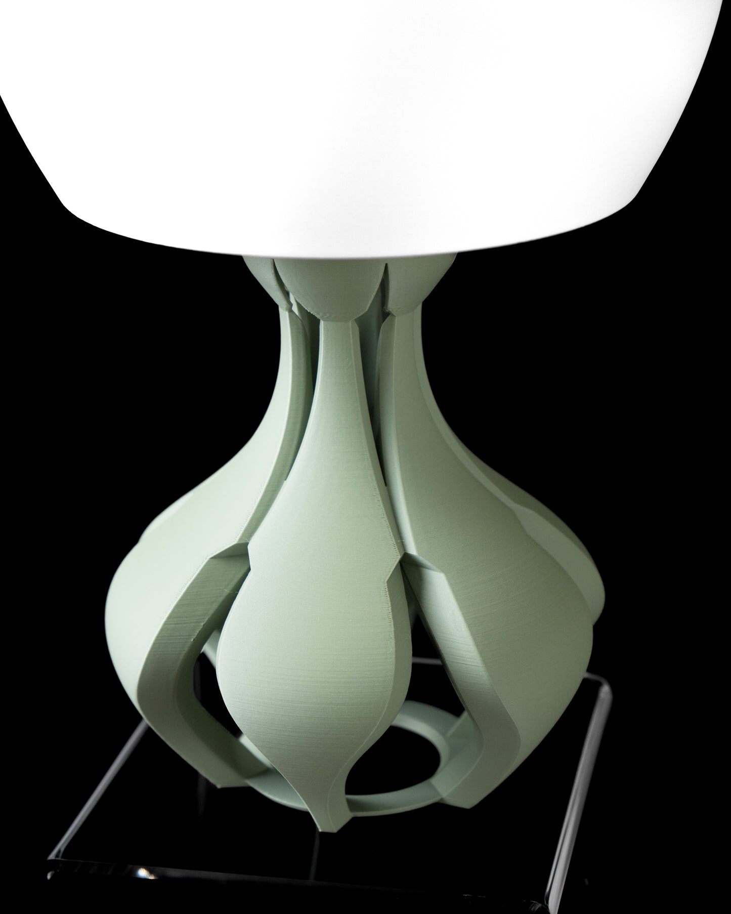 Tischlampe „Flora Glow“ – 3D-gedruckte Designlampe in floral-skulpturalem Look