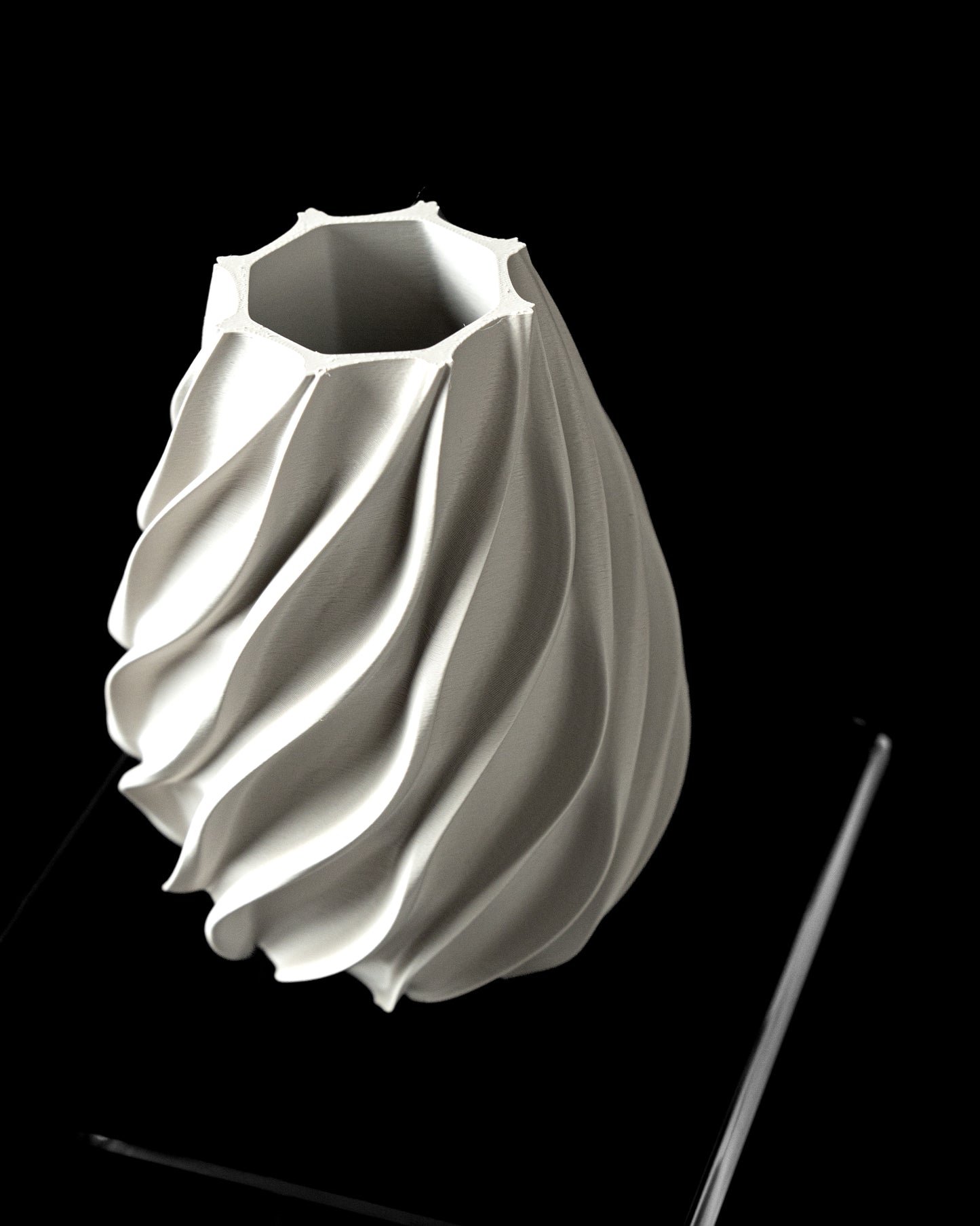 Moderne 3D-Druck Vase – Gedrehte Designvase