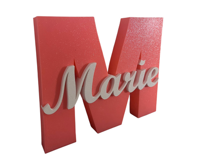 Personalisiertes 3D-Namensschild mit Initiale