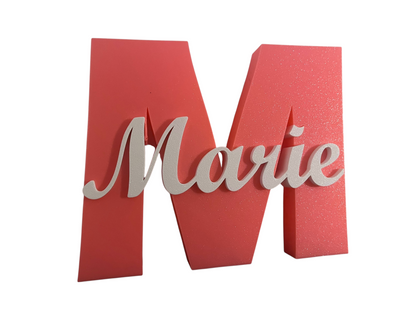Personalisiertes 3D-Namensschild mit Initiale